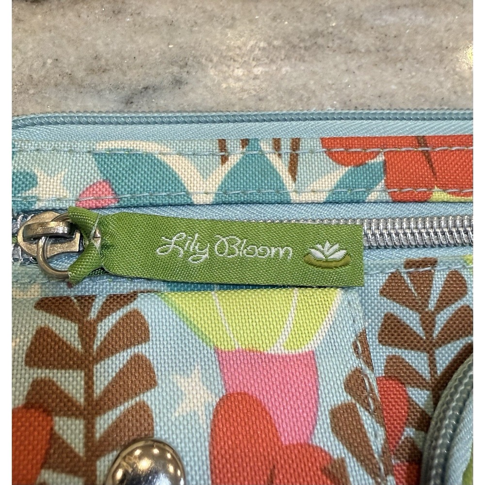 WOMEN'S‎ LILY BLOOM MULTIPLE ZIPPERS WRISTLET/WALLET - Picture 2 of 4